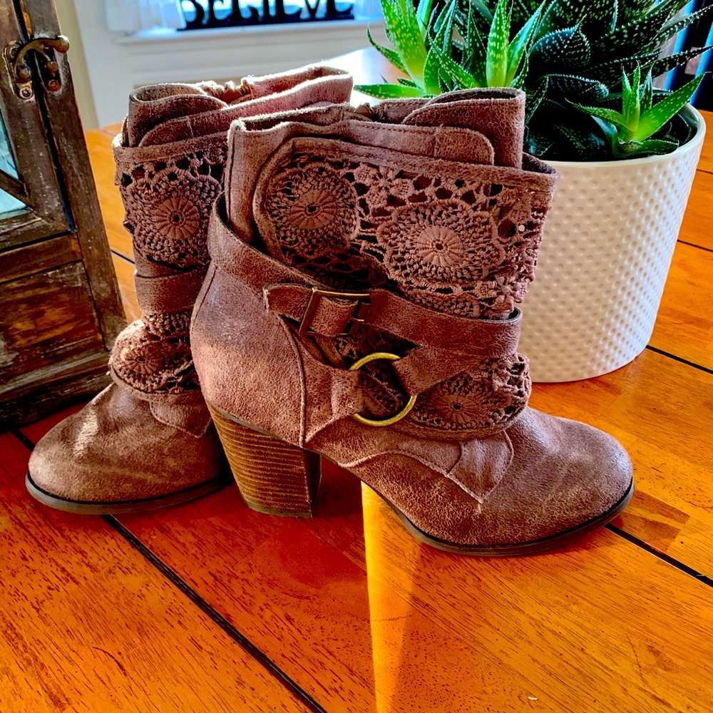 Not rated adorable leather ankle boots